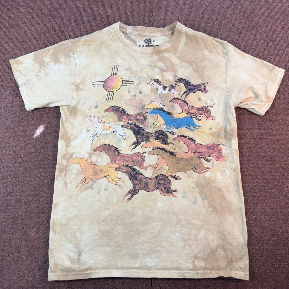 The Mountain Running Horses Zia Sun Tie Dye Graphic T-Shirt Tan Men Medium 2970